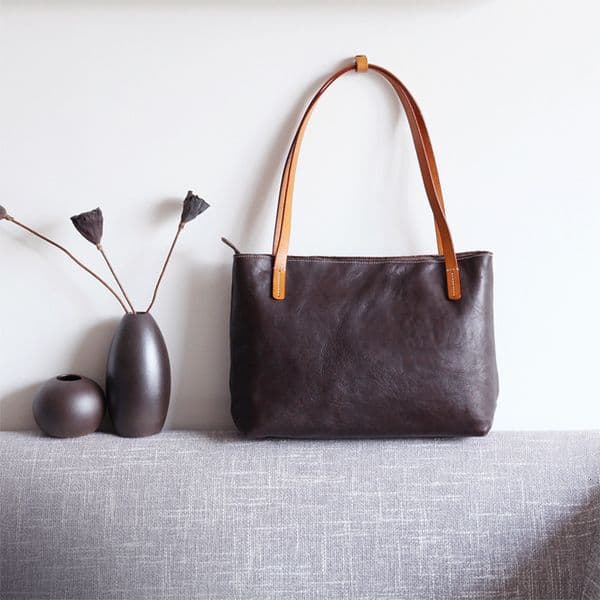 2025 New Genuine Leather Womens Bag Horizontal Commuter Tote Bag First Layer Cowhide Vegetable Tanned Leather Womens Bag Tree Cream Leather Handmade Bag 250815