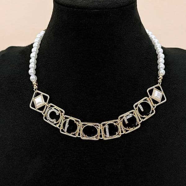 Popular Designer Pendant Necklaces Pearl Diamond Letter Luxury Necklace Choker Chains Girls Party Wedding Best Jewelry Gift