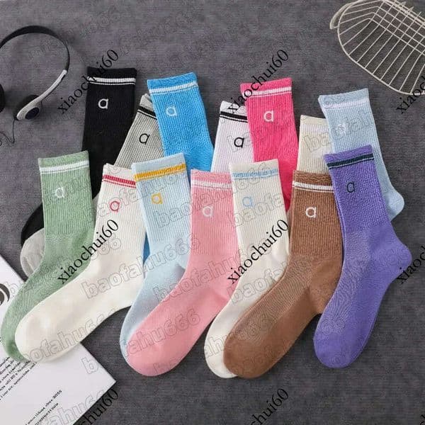 5 pairs Yoga Full Length Womens Cotton Gym Sports Socks Four designer Classic Academic Style Stretchy Sweat-wicking Sock short middle long socks 10086