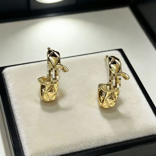 Glossy Diamond-patterned High-end, Light Luxury and Versatile Rose Gold Diamond-encrusted Earrings