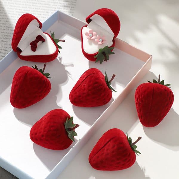 Strawberry Jewelry Box Flocking Jewelry Boxes Cute Ring Storage Box Fashion Earring Box Valentines Day Wedding Birthday Gift