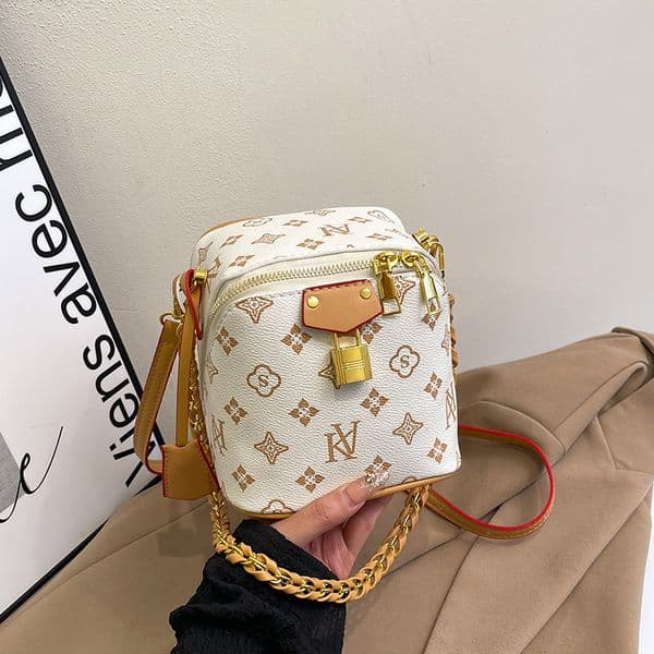 New printed design elegant women's square bag 2026 best-selling retro fashion versatile large capacity commuting shoulder bag crossbody bag