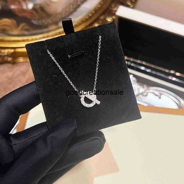 Original brand designer V Gold Little Q Pig Nose Necklace for Women Versatile High End Letter Full Diamond Circle Clavicle Chain High Version Internet Celebrity Same