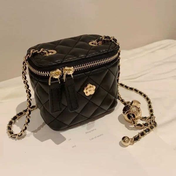 2024 new mini shoulder bag Camellia lingeries chain box small bag for women shoulder bag crossbody bag H260406