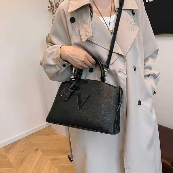 2023 New Tote Bag Embossed PU Handbag One Shoulder Large Capacity Womens Bag Handheld Crossbody Bag Q260407