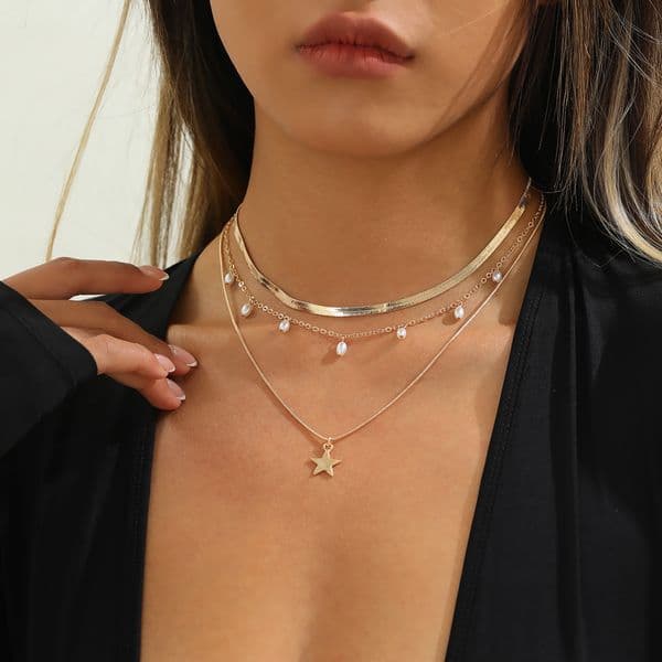 2026 Designer Luxury European And American Jewelry, Simple And Versatile Pearl Star Necklace, Sweet And Cool Thin Chain Metal Necklace