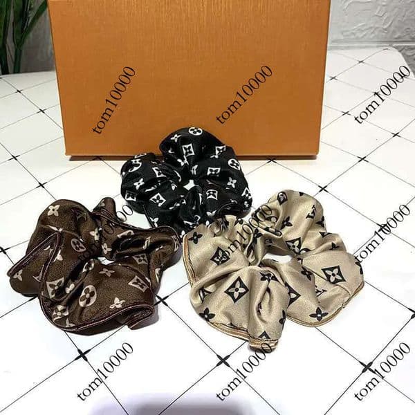 qq Luxurys Designer Rubber Bands Ring Brand Letter Classic Style For Charm Women&Girls HairJewelry Fashion Hair Accessory High Quality