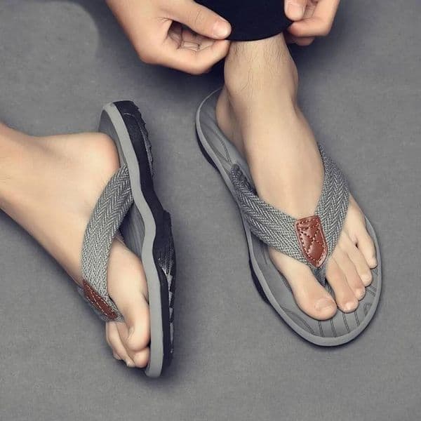 Free Shipping Summer Men Flip Flops Massage Slippers Skid-proof Good Quality Double Sole Soft Comfortable Big Size Male Shoes Hot Sale