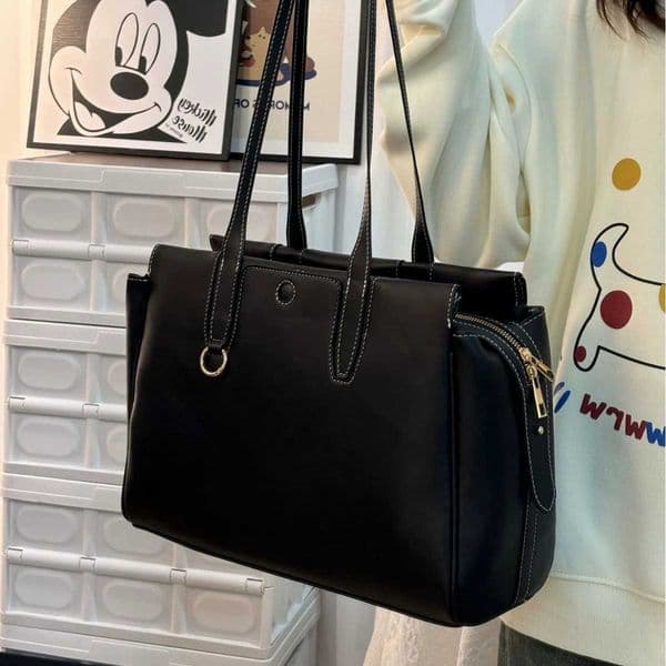 2024 Autumn/Winter New Korean Style Versatile Travel Shoulder Bag Fashionable Simple Commuting Tote Bag Q260407