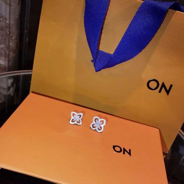 Earrings Earrings Designer Designer Studs For Women Luxury Studs Diamond Earrings Flower Design Four Leaves Design Earrings Women Jewelry Fashion Earrings