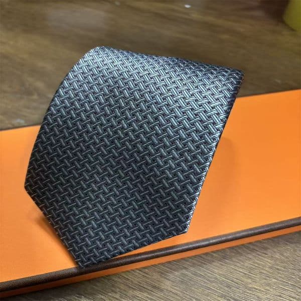 Buyers buy 2026 mens tie fashion Neck Ties designer tie fashion silk tie classic knitted handmade tie wedding leisure and business tie packaging box 26 L260519