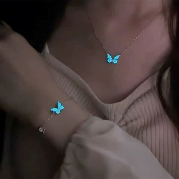 Luminous Butterfly Necklace Glowing Night Fluorescence Vintage Glow In The Dark Pendant for Women Christmas Year Party Gift y260408