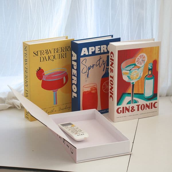 Aperol Cocktail Books Decoration Coffee Table Decorative Books Club Villa le Decoration Shooting Props Home Extra 260325