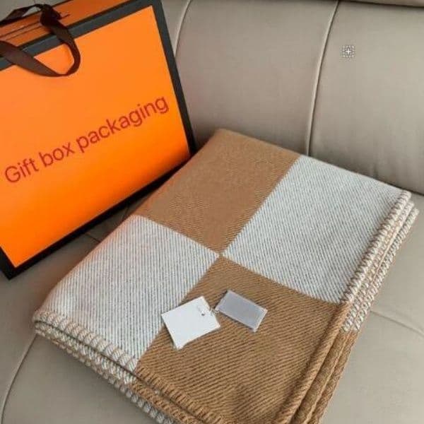 Blanket Letter cashmere blanket Sofa blanket Air conditioning flight cover blanket Household bedding blanket warm best quality weight 1400 grams 140*180cm