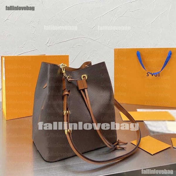 Evening Bags Sturdy Stylish Bucket Bag heart bag Drawstring Closure Designer Cosmetic Handbags Womens Shopping bags