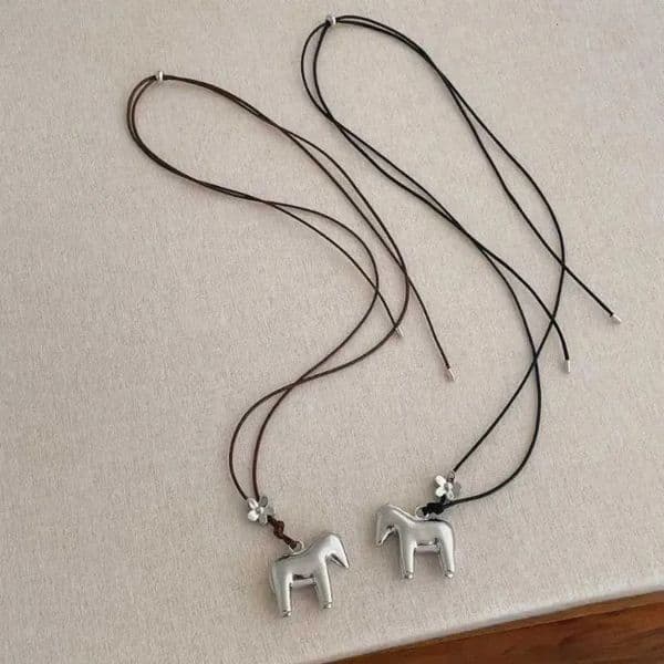Designer 1Pc Metal Horse Pendant art Necklace For Women Simple Adjustable Long Rope Sweater Chain Fashion Versatile Jewelry Accessories Shipping 17