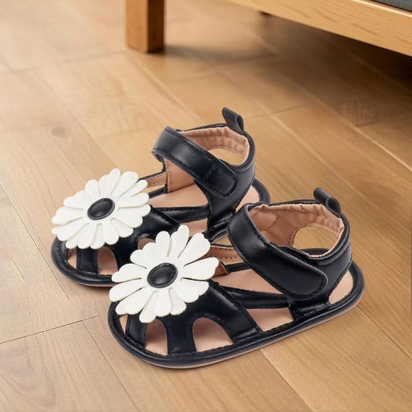 Cute Baby Girl Sandals Adorable Floral Soft Sole Toddler Shoes for Summer Beach Outings and Playdates 260409