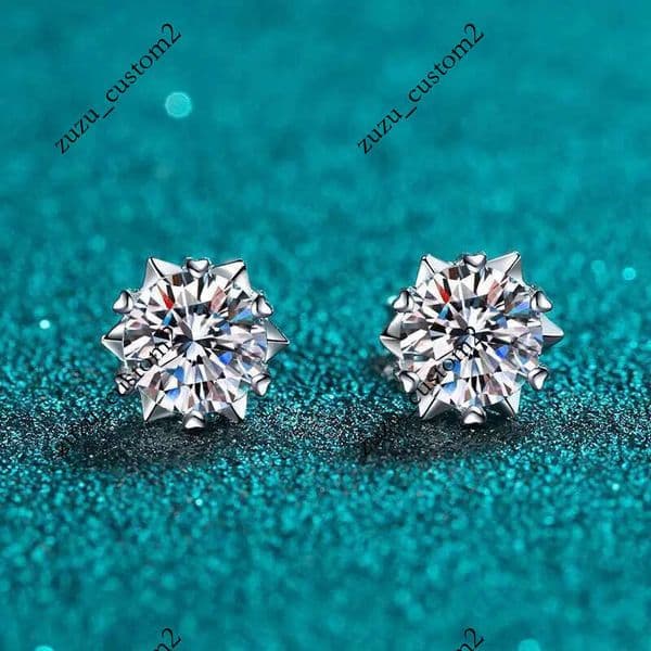DHCollections Moissanite Stud Earrings 925 Sterling Silver Snowflake Design Passed Diamond Test 0.5-2 Ct Perfect Cut for Women Men Hypoallergenic Jewellery Pair