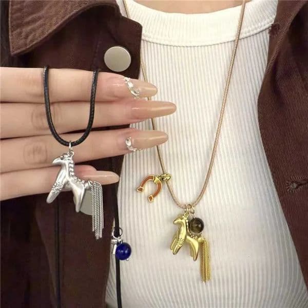 Designer XIALUOKE Fashion New Geometric Three-Dimensional Animal Pony Pendant Necklace For art Womens Adjustable Sweater Chain Accessories Shipping 2