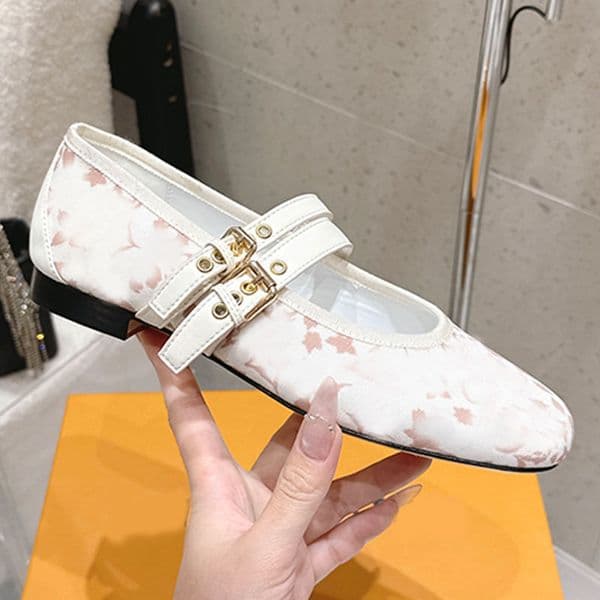 Designer Womens Bella MaryJane Ballerina Women Ballet Shoes Buckle Strap Miss Single Shoes Flower Pattern Leather Upper Soft Rubber outsole daily commute 2026SS