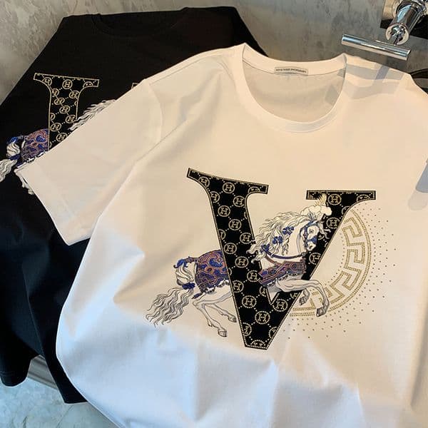 2026 Designer T-shirt Luxury Brand Men's Clothing Fashion Letter Rhinestone Cotton Short Sleeved Top Thin Outdoor Sports Base Shirt Youth Casual T-shirt Summer