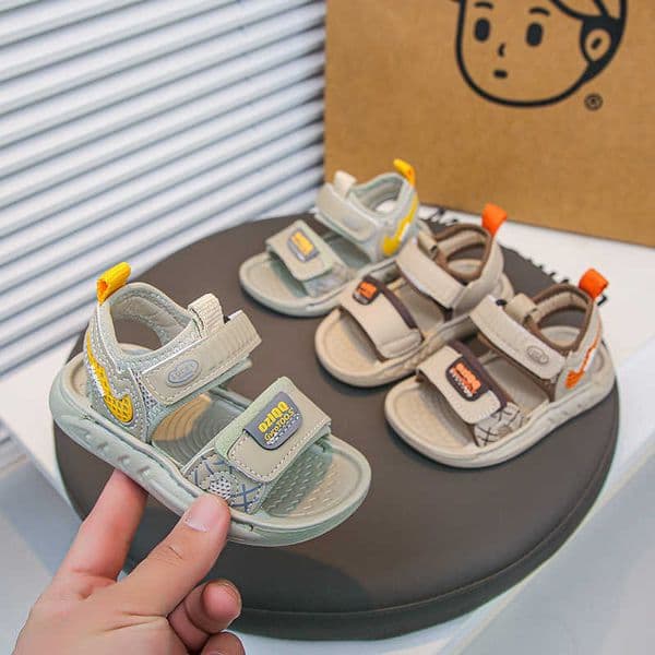 Childrens Sandals 2025 Summer Edition New Boys Sports Non slip Sandals Korean Edition Casual Baby and Childrens Beach Sandals S260410