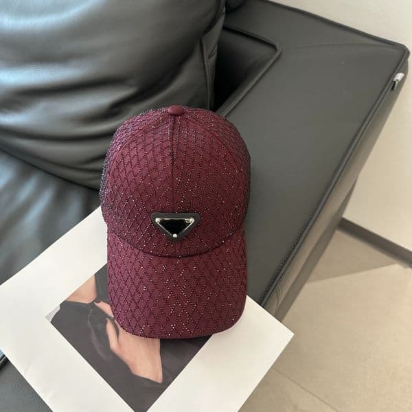 Women's Rhinestone Grid Baseball Cap Red Casquette Luxe Cappello Luxury Bling Diamond Peaked Cap Adjustable Fashion Sun Hat for Outdoor