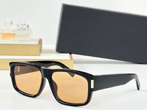 Fashion Sunglasses For Men Women Designer 689 Summer Avant Garde Goggles Popular Outdoor Traveler Catwalk Square Anti Ultraviolet Full Frame Glasses With Box