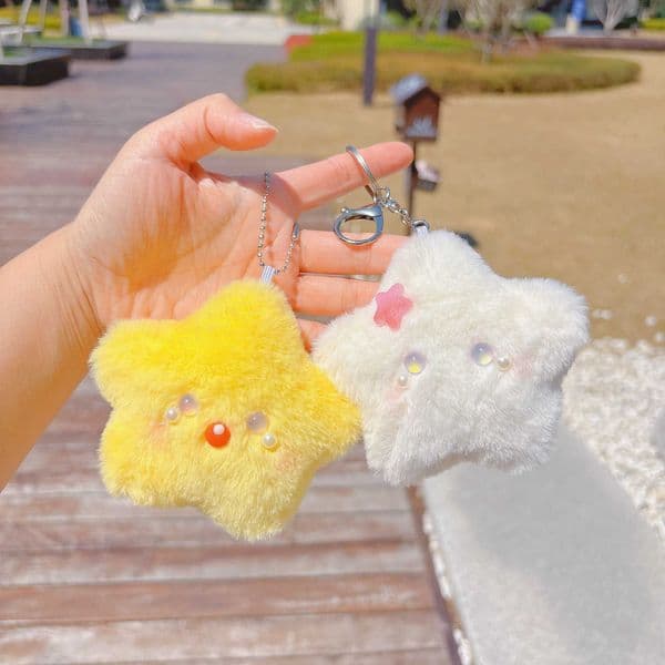 Cute cartoon plush little star doll bag pendant squeaking star plush toy keychain gift for a vending machine S260411