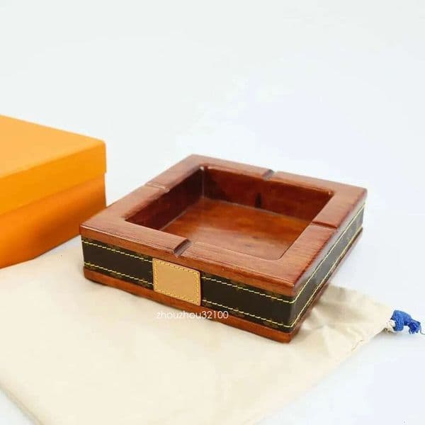 Designer Brown Old Flower Wooden Rosewood Classic Logo Pattern Men's Home Decoration Ashtray Gift Box