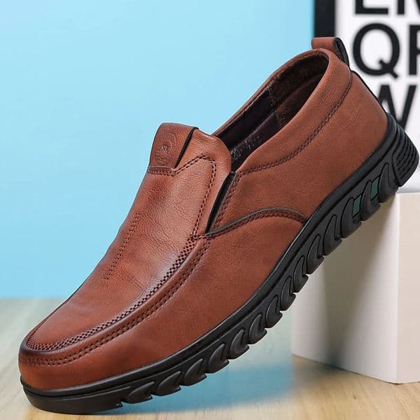 Leather Men Casual Shoes Formal Mens Loafers Moccasins Breathable Slip on Retro Driving Sneakers Plus Size 3948 260413BANJIA