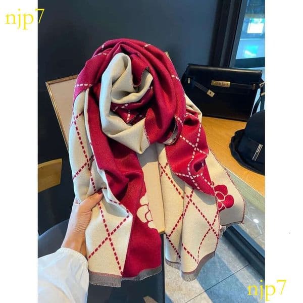 New Socialite Autumn Winter Korean Style Atmosphere Imitation Cashmere Shawl Versatile Diamond Pattern Dual-use Warm Neck Scarf for Women