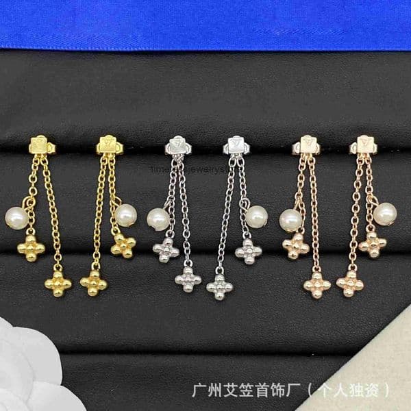 Designer Earrings lvs lvness lousi louise V-shaped earrings for women stylish and trendy