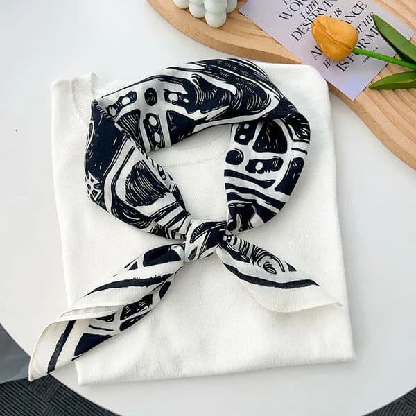 Hand-Drawn Planet Versatile Silk Scarf Womens Neck Protection Fashion Accessory Small Square Scarf Stylish Trendy All Seasons 260409