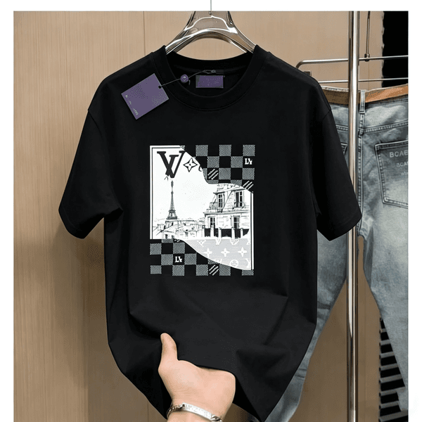 New stylish short-sleeve T-shirt from a trendy brand with round neckline and summer-friendly print design - versatile and casual suitable for both men and women -