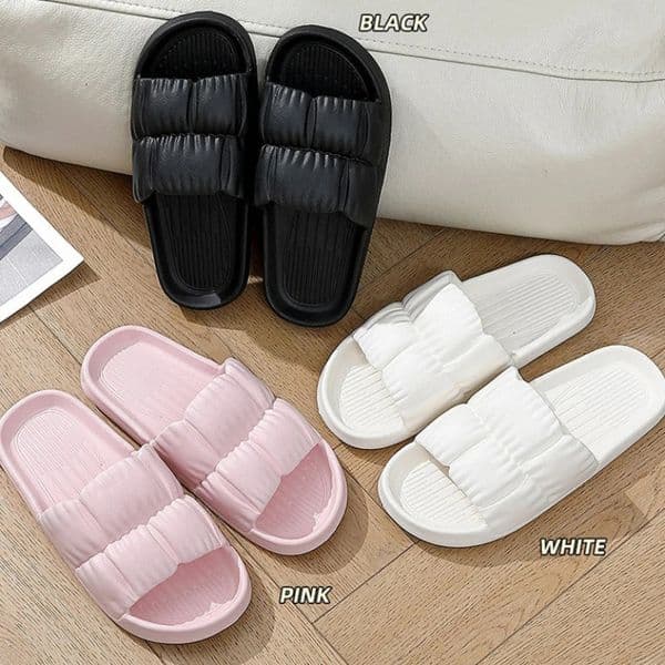 Soft Bottom Slippers for Women Home Bathroom Home Bath Non-slip Couple Summer Sandals for Men Summer Beach Wear Comfortable 260409