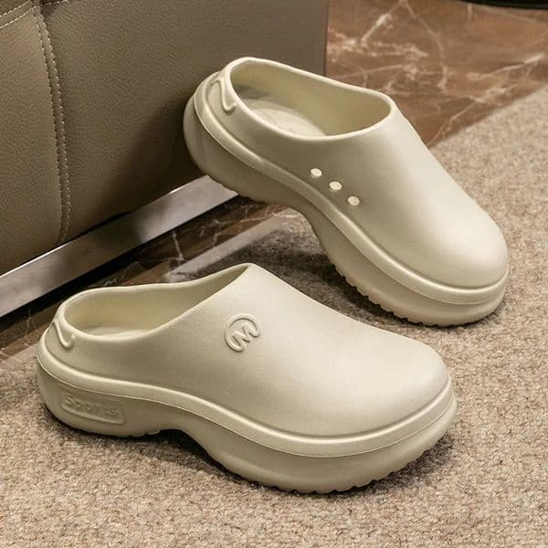 Comfort Platform Womans EVA Cloud Clogs 2026 Non Slip Thick Bottom Slippers Womans Waterproof Height Increase Chef Shoes 260414