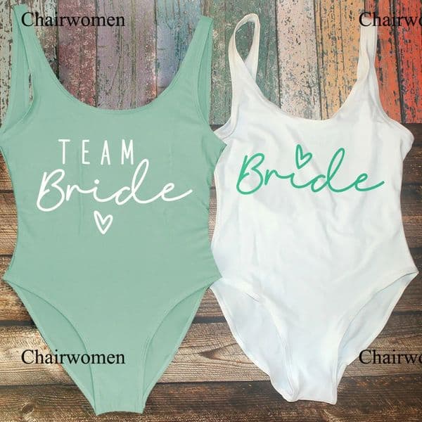 S3XL Green Print Team Bride OnePiece Swimsuit Squad Women Swimwear Bachelorette Party Summer Beatchwear Bathing Suit 260413