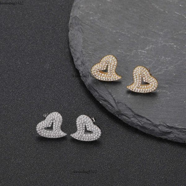 Heart-shaped earrings popular Hip Hop micro-inlaid Moissanite studs bling personalized heart-shaped earrings for men and women
