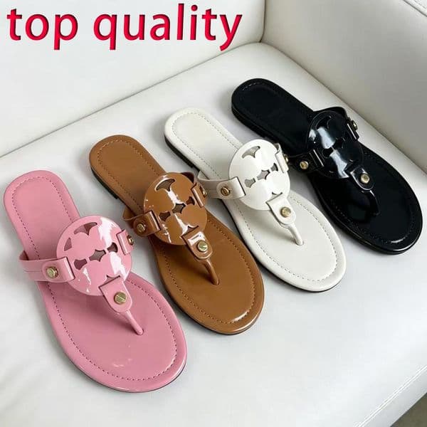 Top selling quality designer slippers for women on the platform fashionable summer flip flops flat bottomed beach shoes luxurious slippers luxury sandals patent