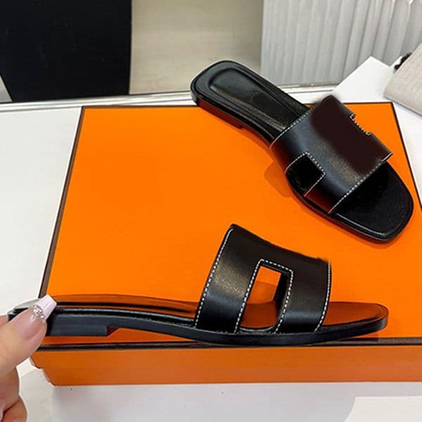 miss sandal Designer Quality casual sandals Vacation beach slides Flat slippers sandals womens Patent Leather Summer Comfortable Sandals