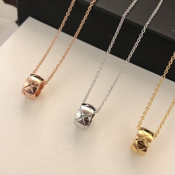 Coco diamond grid necklace pendant necklace elegant designer necklace 18K women's jewelry necklace mini gold bean collarbone chain banquet