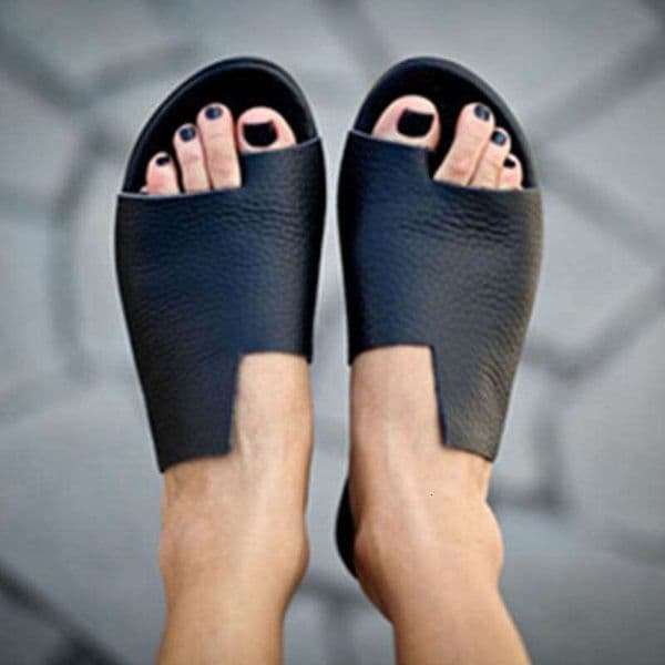 New European and designer sandals slippers American women's shoes, toe ring flat heel outdoor sandals, size 40-43, large size, wish foreign trade shoes