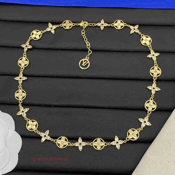 designer lousi lvness Louise lvs necklace L-Branded Necklace for Women Fashionable Unique Luxury Niche Design Necklace