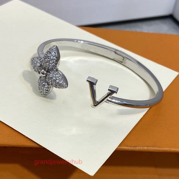 designer bracelets lousi lvness Louise lvs bracelet 26 models of diamond-studded star-shaped flowers silver Rhinestone V full-diamond open design luxury jewelry