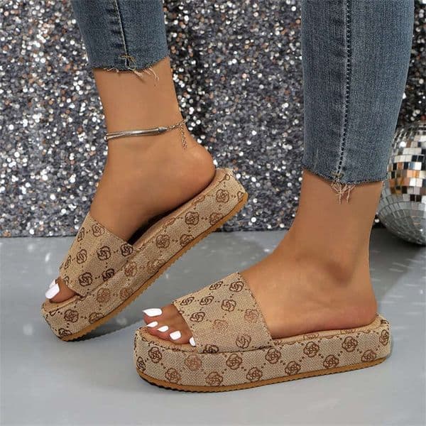 Export Large Size Thick Sole Slippers 2024 New Plum Blossom Embroidery Platform Casual designer sandals slippers Women's Sandals