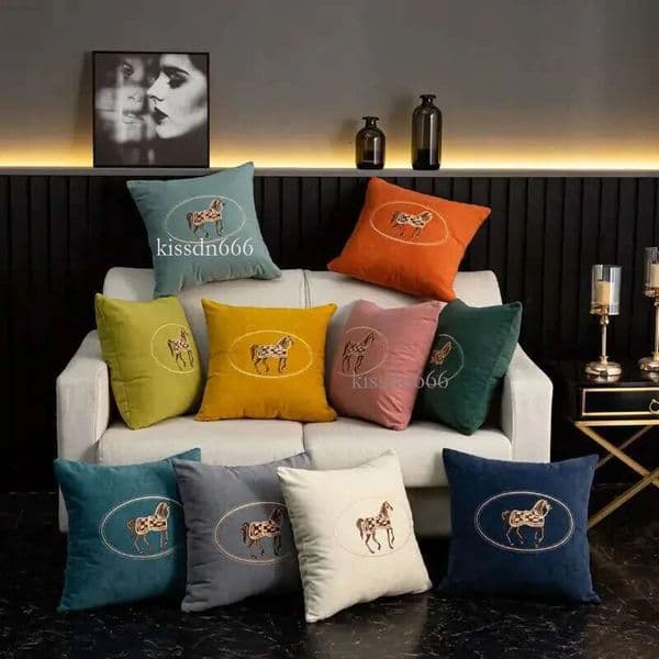 Designer Pillow Light Luxury Sofa Pillow Nordic Simple Orange Cushion Cover Living Room Decoration Pillow Embroidered Waist Pillow Horse Pattern 45x45cm