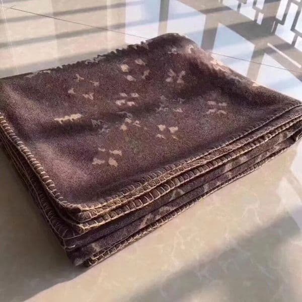 Luxury Designer Women Letter Designer Shawl Blanket Soft Wool Scarf Portable Warm Plaid art Sofa Throw Blankets King Size Sofa Bedhome Accessories Free Shipping 12