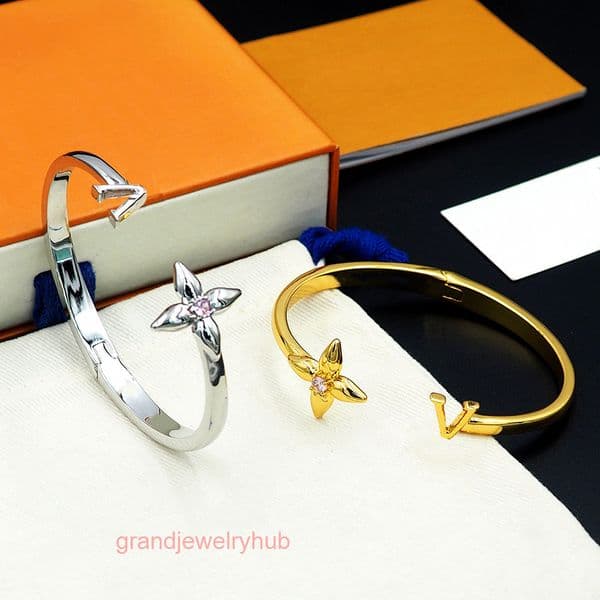 designer bracelets lousi lvness Louise lvs bracelet Jewelry V Letter Four-Leaf Flower Pink Diamond Open Bracelet Womens Flower Single Diamond Bracelet