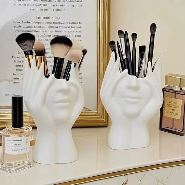 Creative Human Body Art Styling Office Supplies Desktop Multifunctional Storage Pen Holder Makeup Brush Decoration 260415BJ